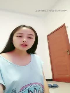 被人玩过的少女，清纯萝莉露脸非常可爱怀孕8个月，诱人的大奶子给小哥舔硬大鸡巴，暴力后入抽插玩弄骚骚第04集